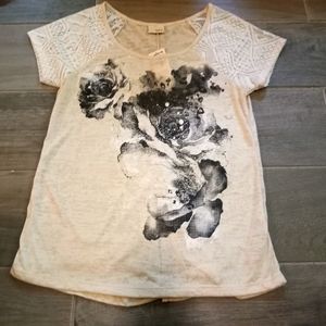 Woman's size S Daytrip cream shirt new with tags